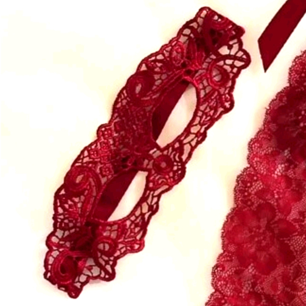 V-Day Red Lace Masquerade Mask